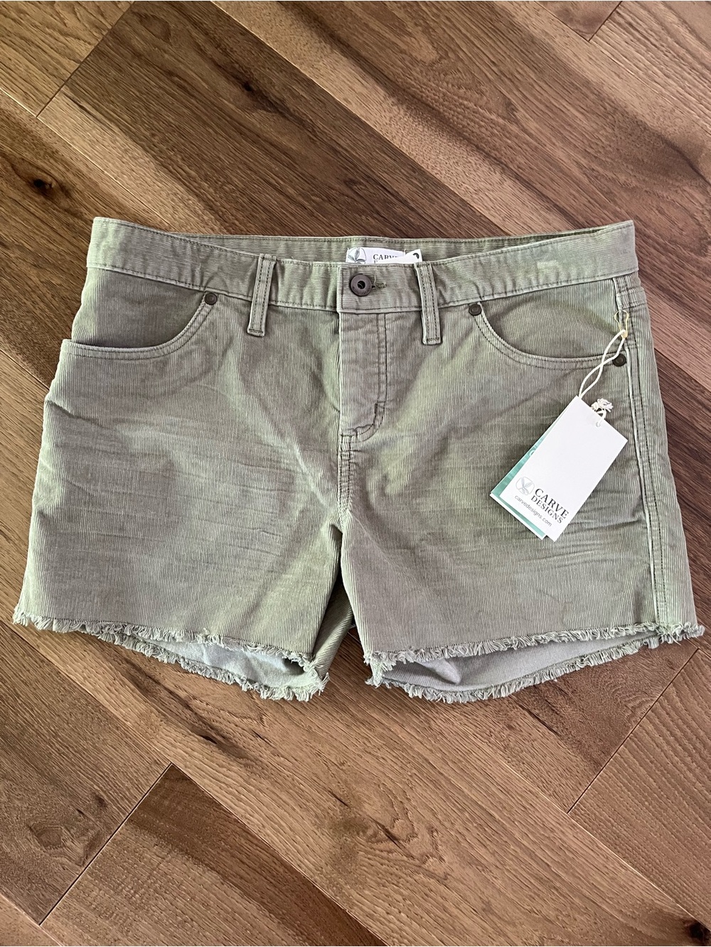 Carve Designs Oahu 4" Short - Size 8 - NWT